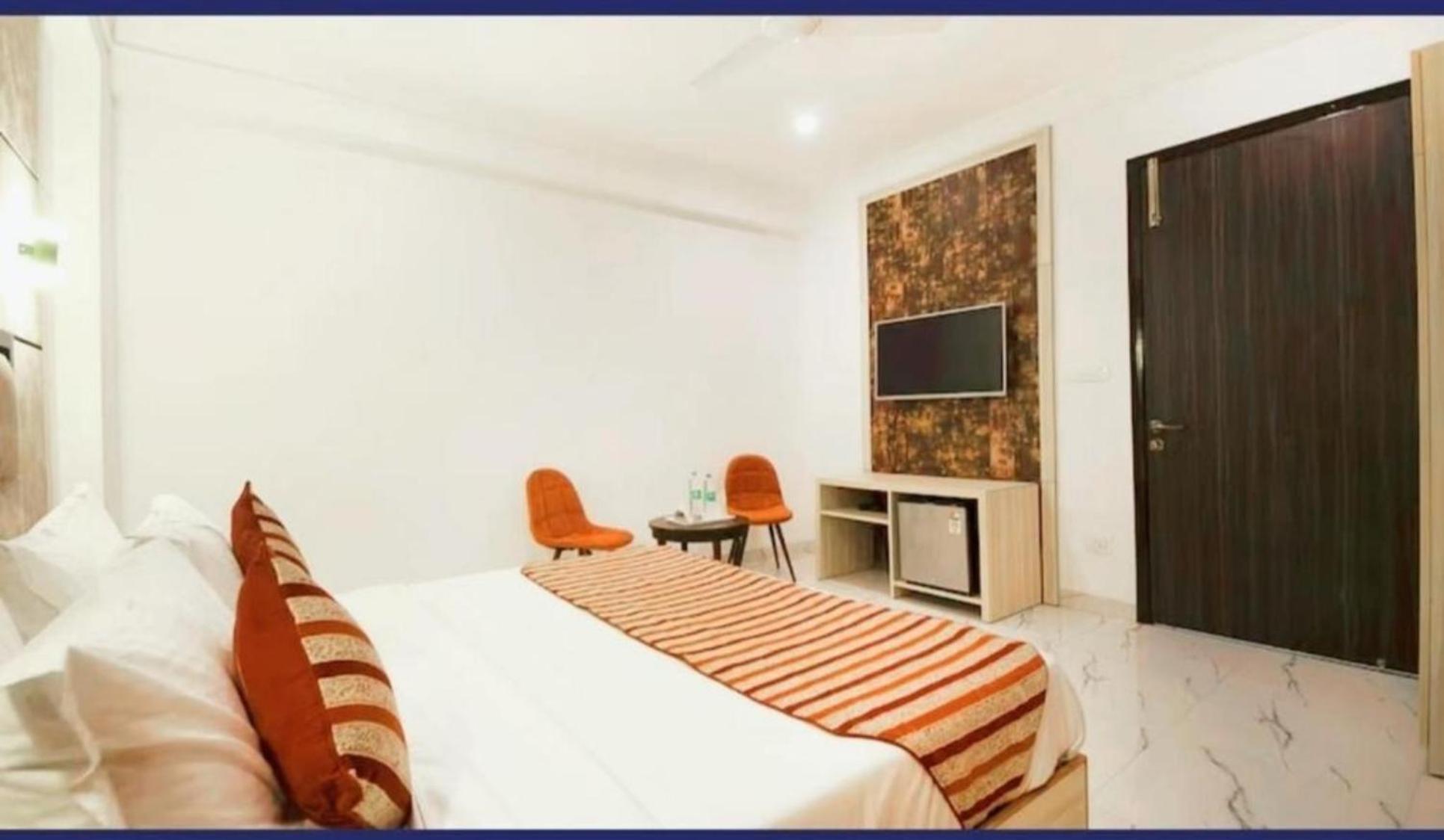 Almora Near Terminal 1 Delhi Airport - With - Free Airport Pickup And Drop New Delhi
