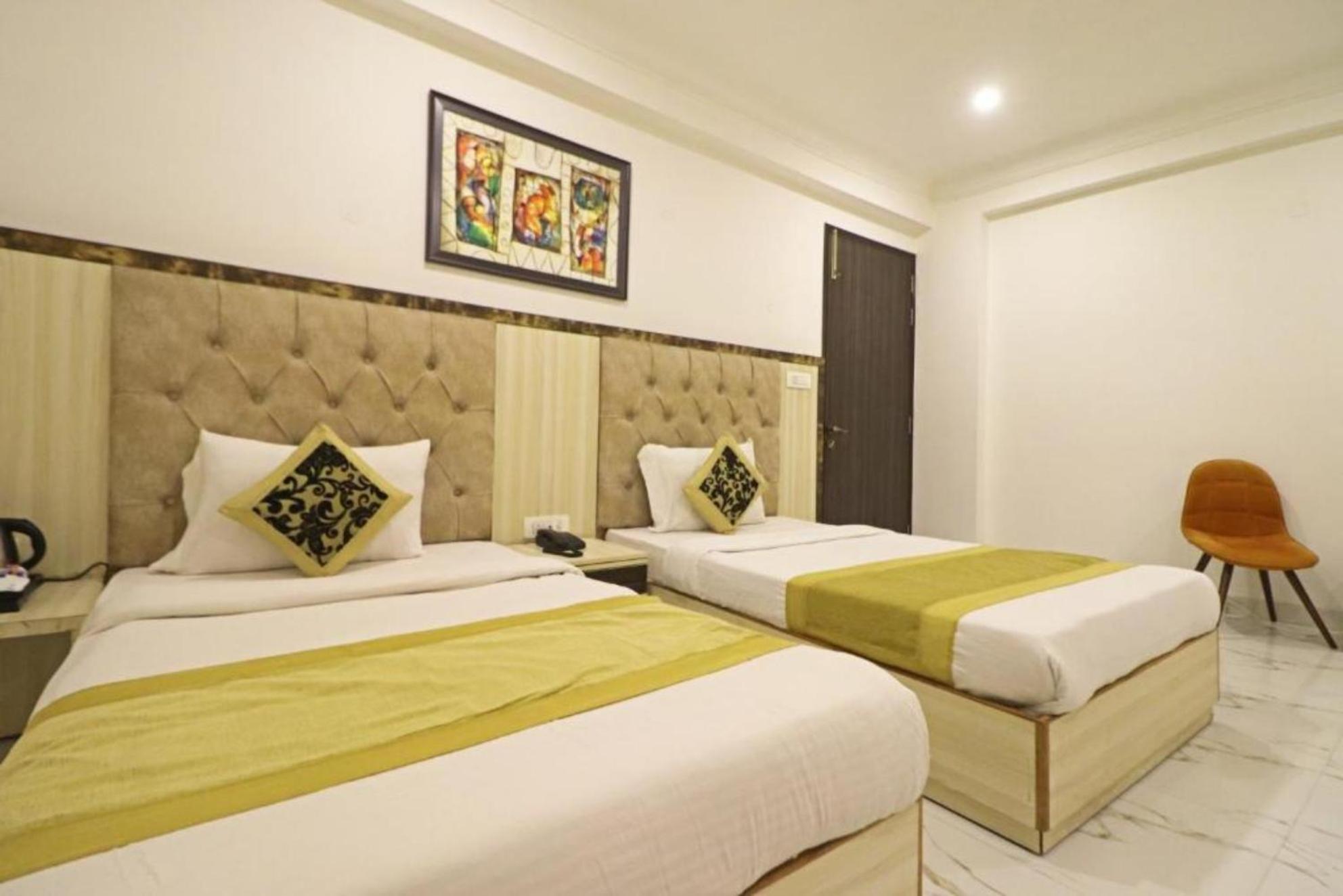 Almora Near Terminal 1 Delhi Airport - With - Free Airport Pickup And Drop Hotel 3*